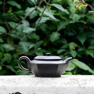 "Ban Ri Xian" Black Clay Yixing Teapot