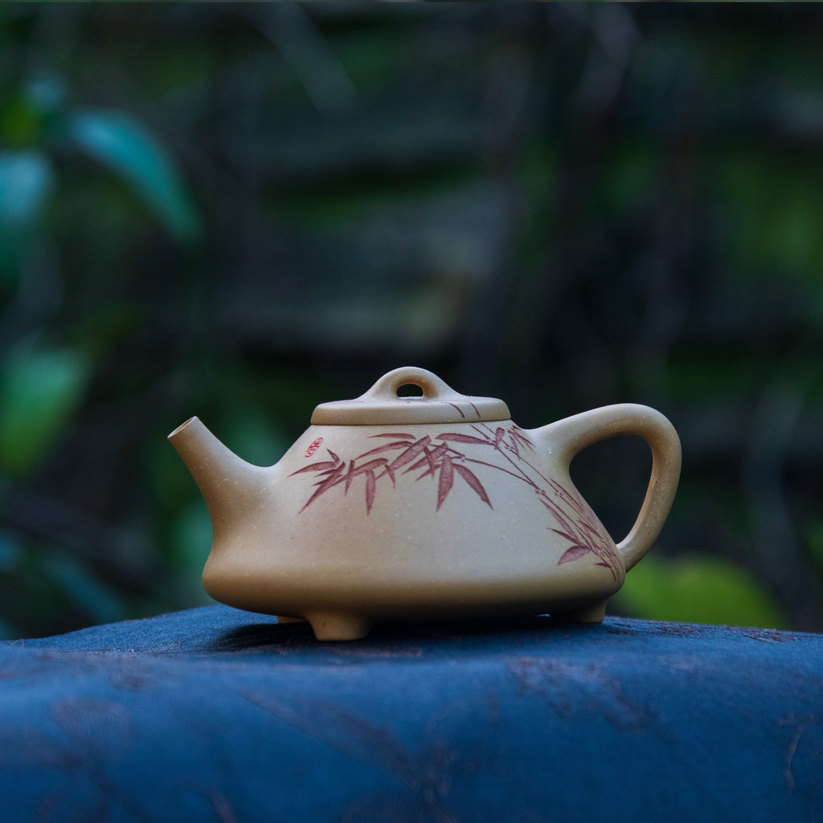 "Shi Piao" Golden Duan Ni Yixing Teapot 180ML