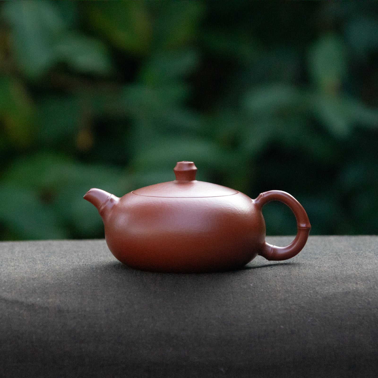 Flat pot with bamboo feature Chaozhou Teapot