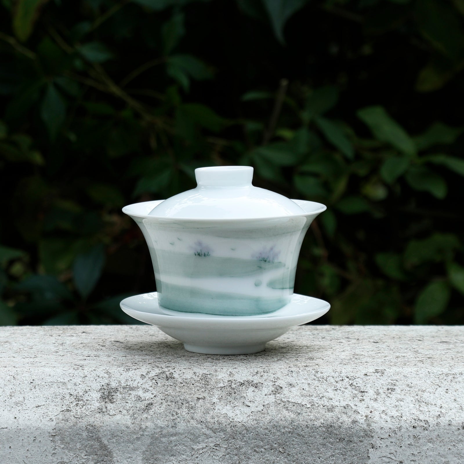 Hand-made Porcelain Gaiwan with scenery