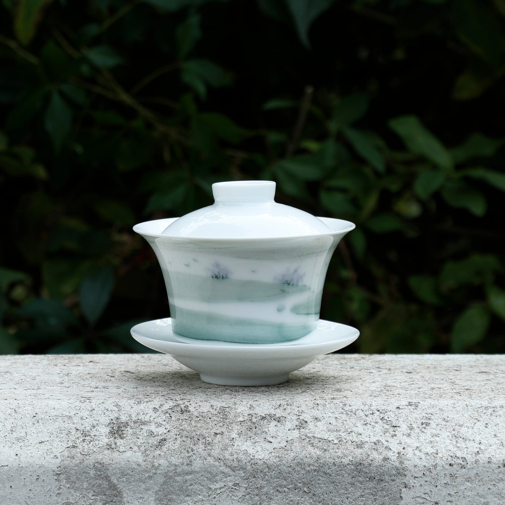 Hand-made Porcelain Gaiwan with scenery