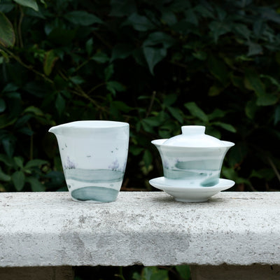 Hand-made Porcelain Gaiwan with scenery