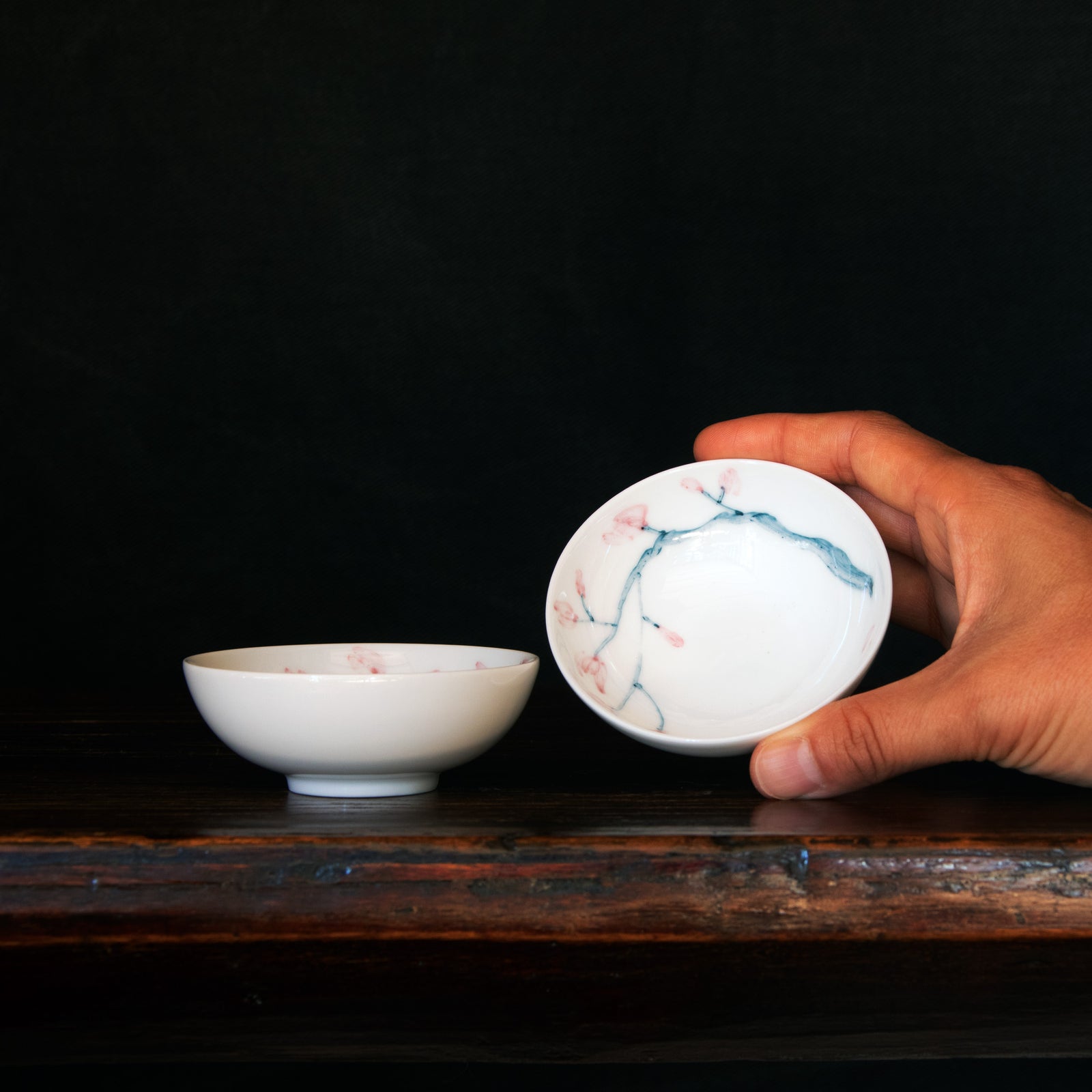 Porcelain Round Teacup with Magnolia