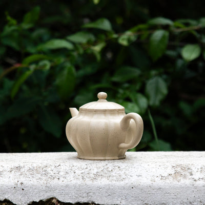 "Vien Pattern Shui Ping" Yixing Teapot 250ML