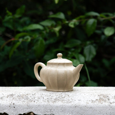 "Vien Pattern Shui Ping" Yixing Teapot 250ML