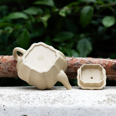 "Vien Pattern Square" Yixing Teapot 250ML