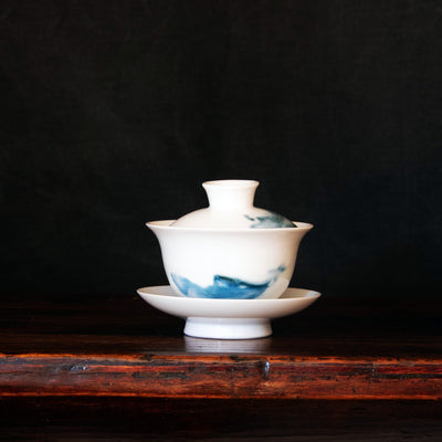 Hand-made Porcelain Gaiwan with swirling clouds