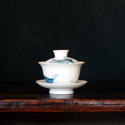 Hand-made Porcelain Gaiwan with swirling clouds