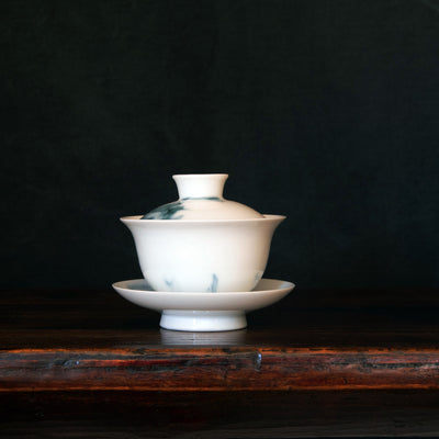 Hand-made Porcelain Gaiwan with swirling clouds