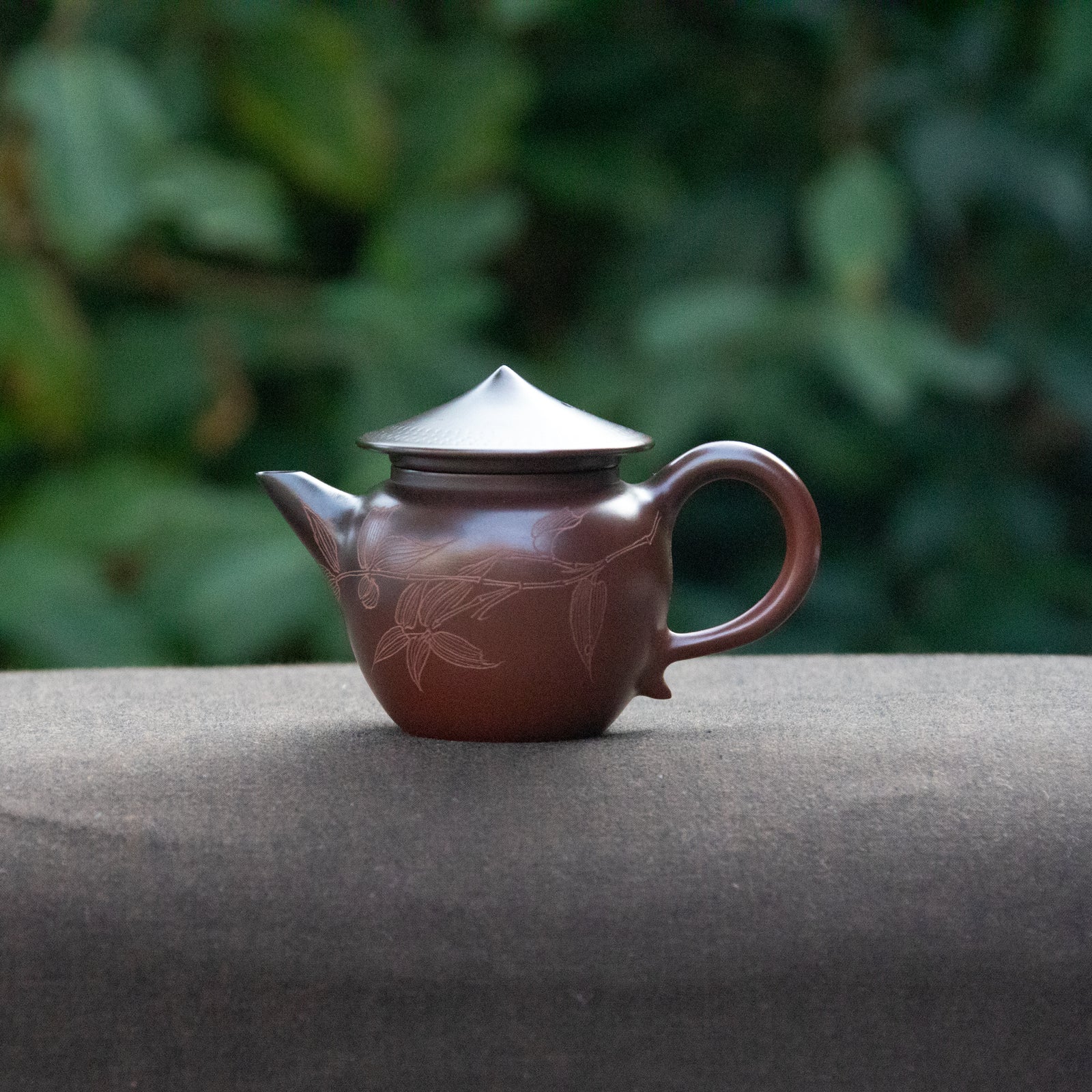 Wood-fired "Swordsman" Chaozhou Teapot 100ml