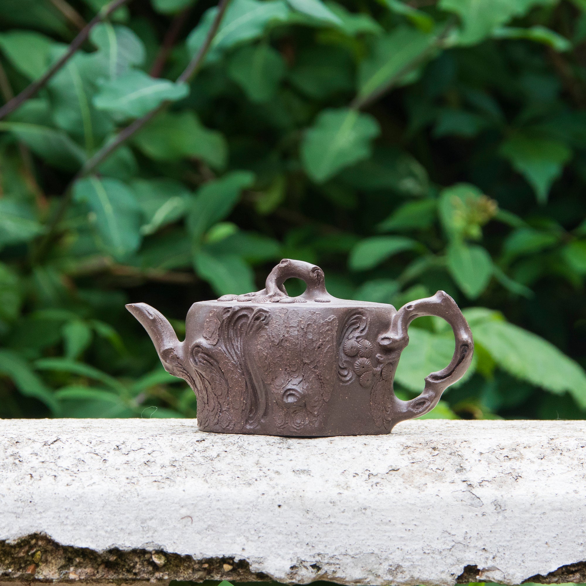 Pine Tree trunk-form Yixing Teapot
