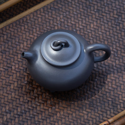 "smoothly rounded" Style Yixing Teapot