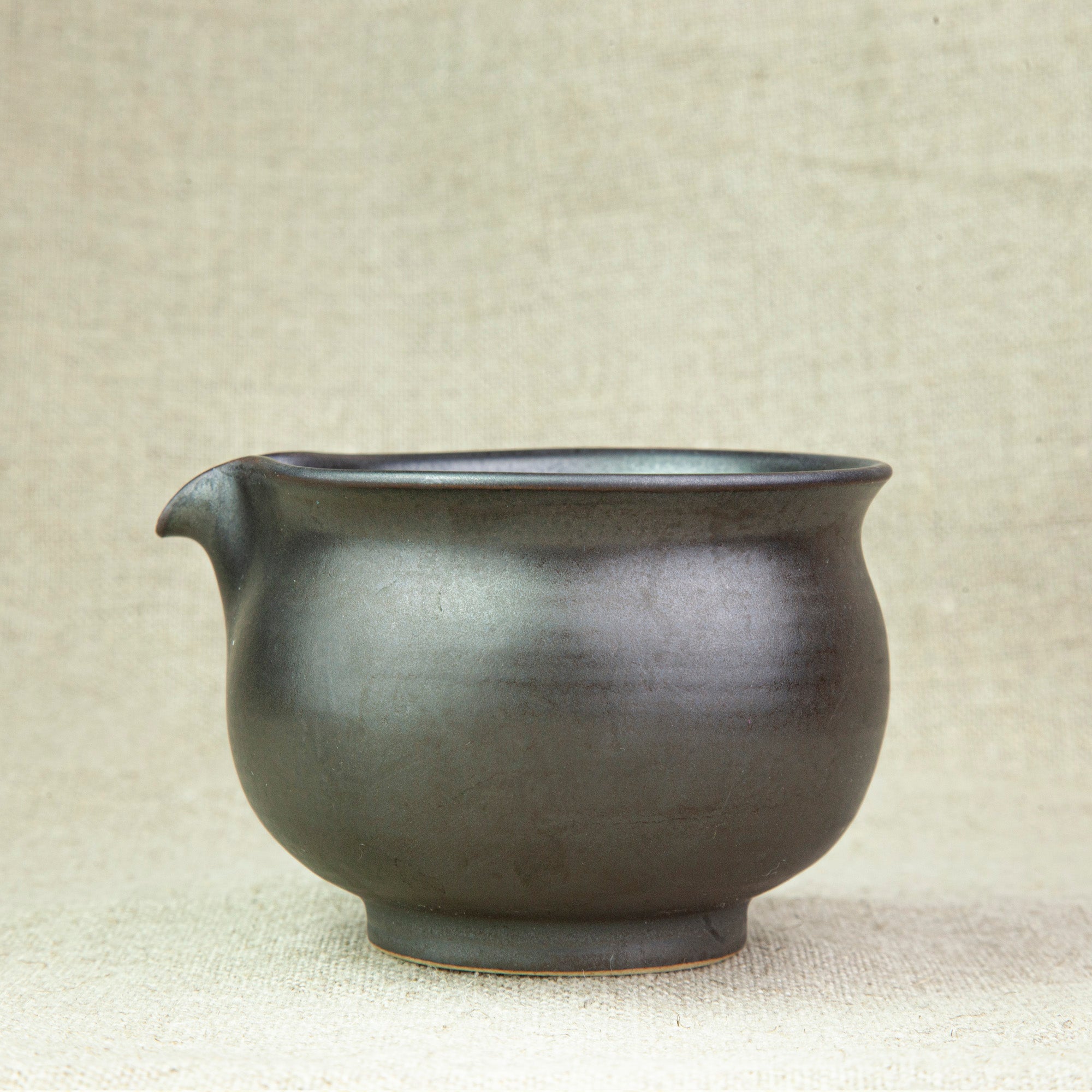 Black Glazed Porcelain GONG DAO BEI (FAIRNESS JUG)