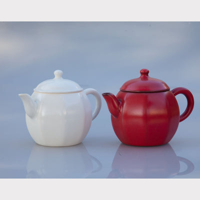 Hawthorn Berry Red Teapot (Nine Square)